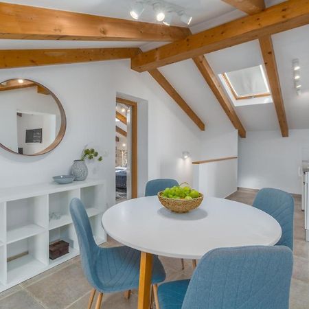 Novigrad Istria Apartments Agata מראה חיצוני תמונה