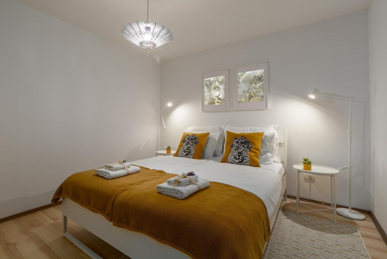 Novigrad Istria Apartments Agata מראה חיצוני תמונה
