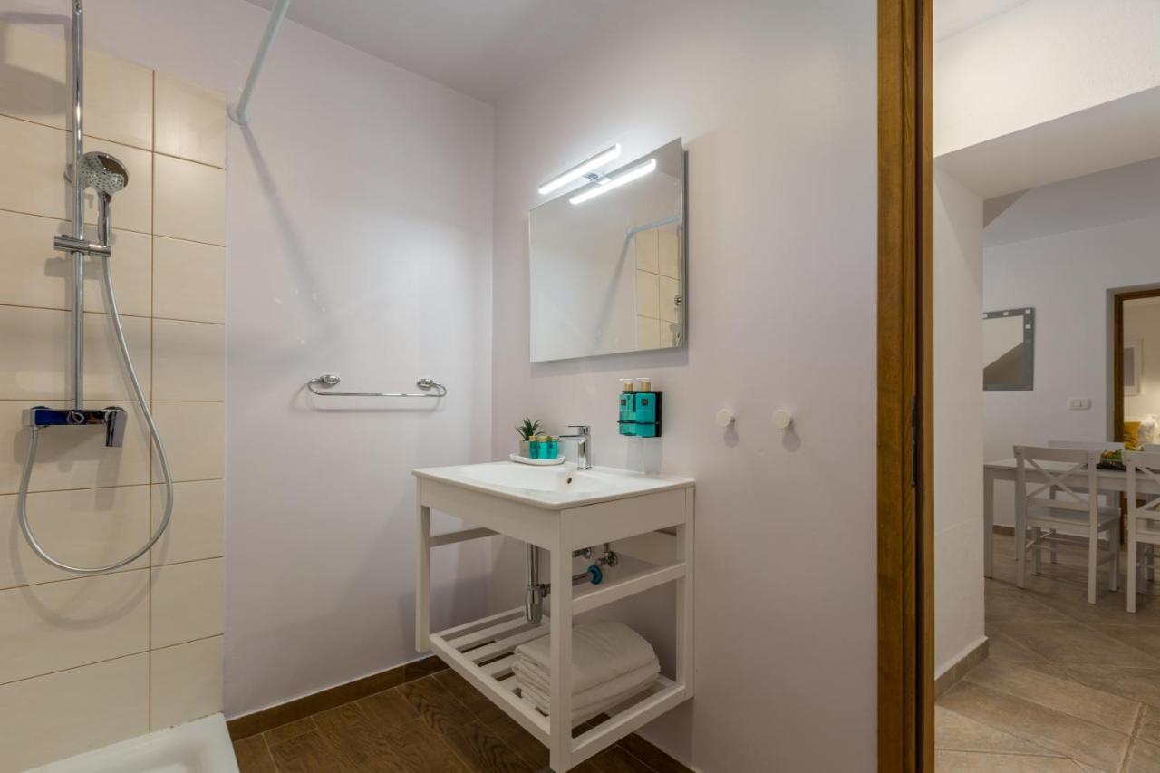 Novigrad Istria Apartments Agata מראה חיצוני תמונה