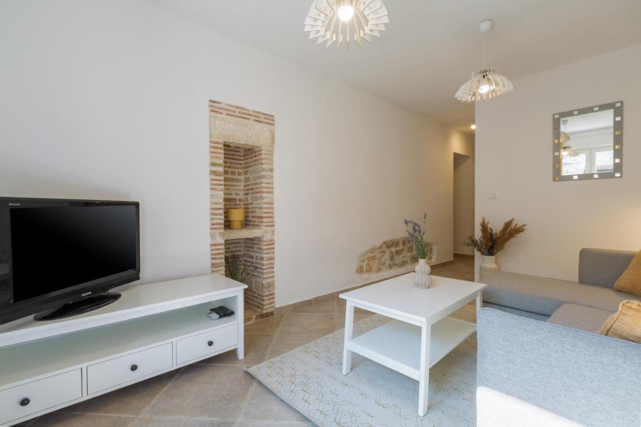 Novigrad Istria Apartments Agata מראה חיצוני תמונה