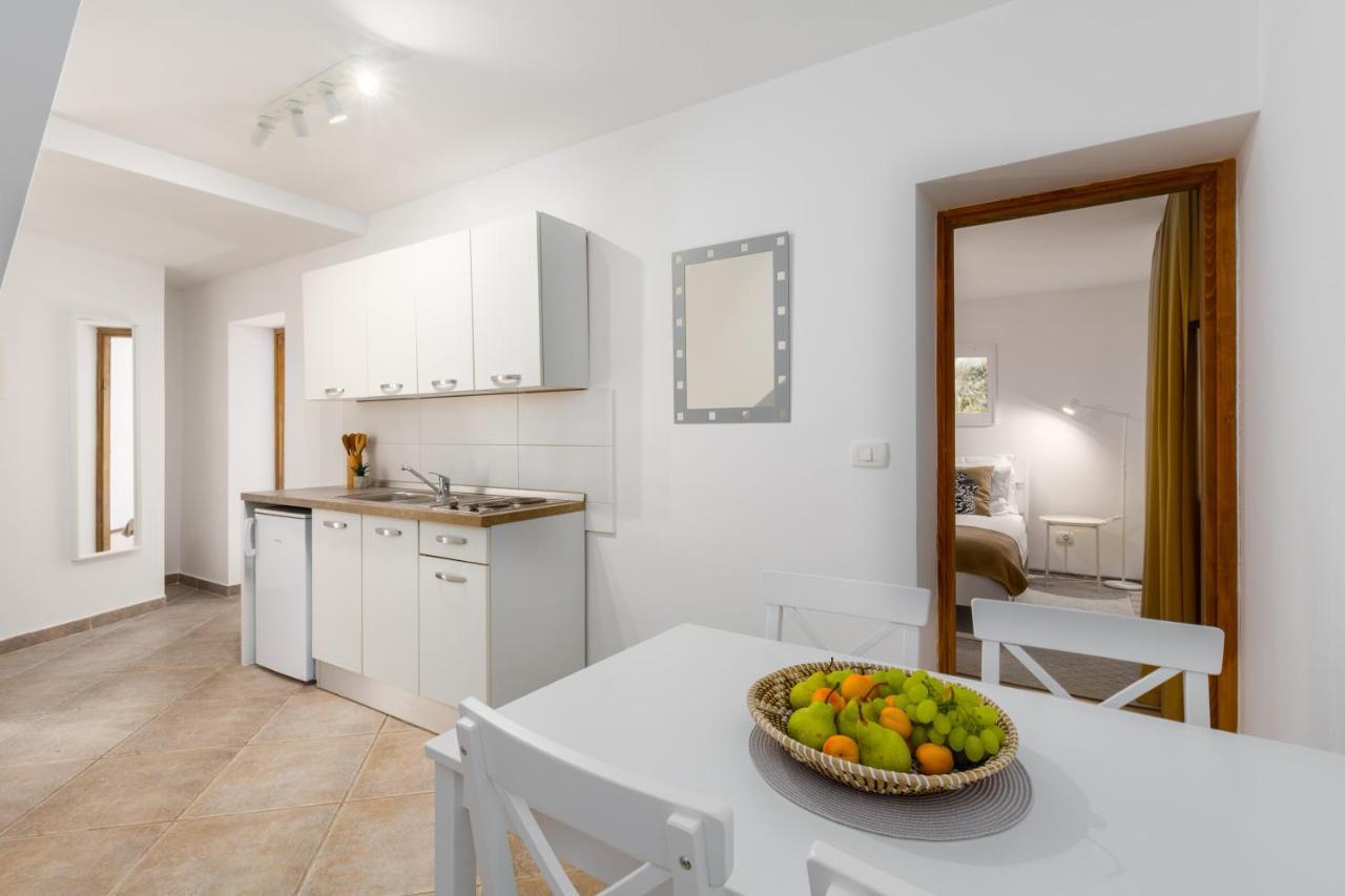 Novigrad Istria Apartments Agata מראה חיצוני תמונה