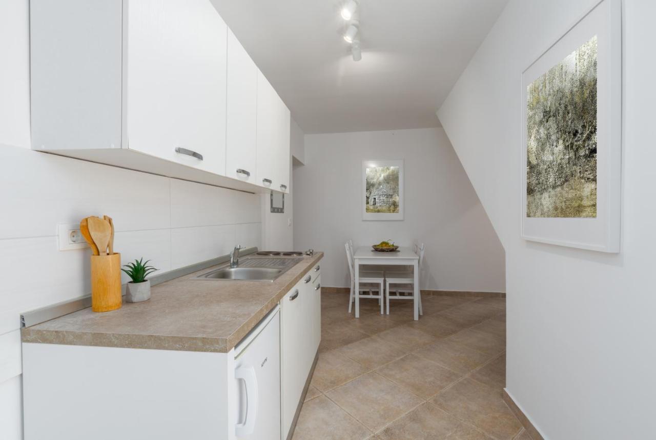 Novigrad Istria Apartments Agata מראה חיצוני תמונה
