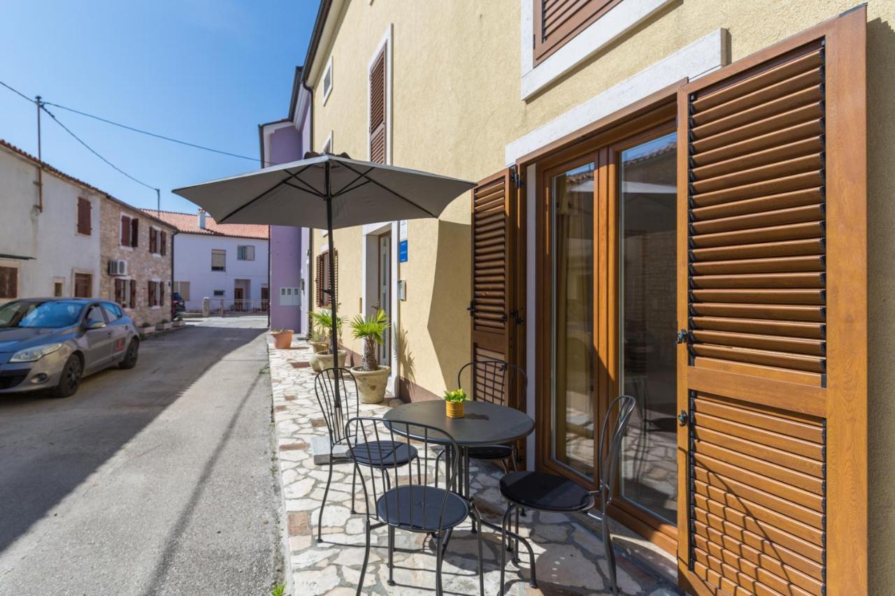 Novigrad Istria Apartments Agata מראה חיצוני תמונה