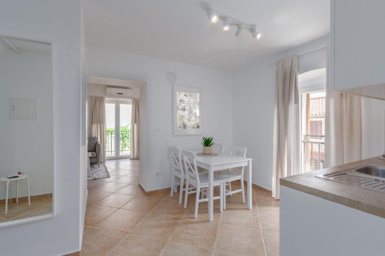 Novigrad Istria Apartments Agata מראה חיצוני תמונה