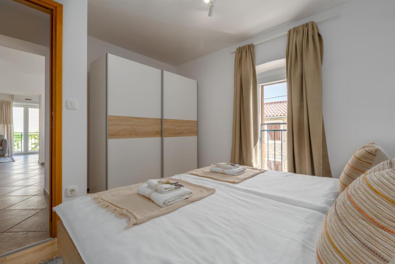 Novigrad Istria Apartments Agata מראה חיצוני תמונה
